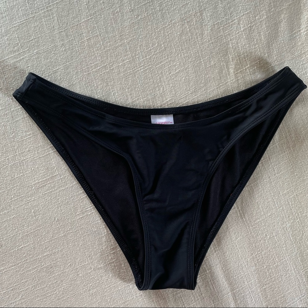 Xhilaration High Cut Cheeky Black Bikini Bottoms, size Large